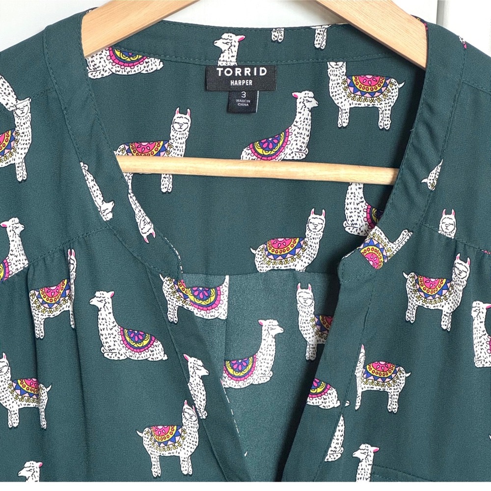 Torrid Harper Blouse 3 Dark Green Llama Print Roll Tab Sleeve Georgette Top